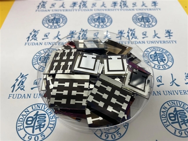 告别铅污染!复旦造出更环保的太阳能电池:还打破一项世界纪录