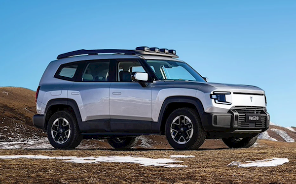 踩刹车反而加速 有车主投诉称长安深蓝制动有问题