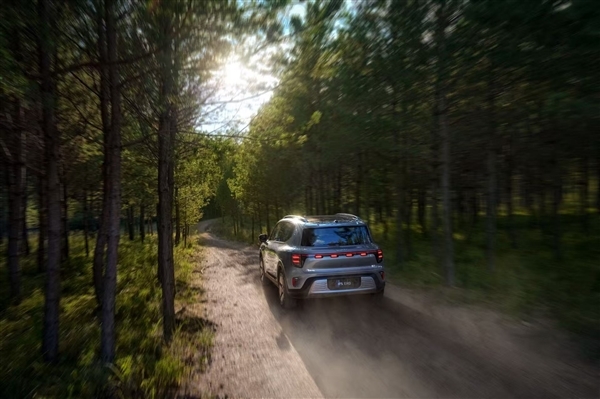 尺寸超奔驰GLB!smart精灵#5 EHD上市:使用吉利雷神混动