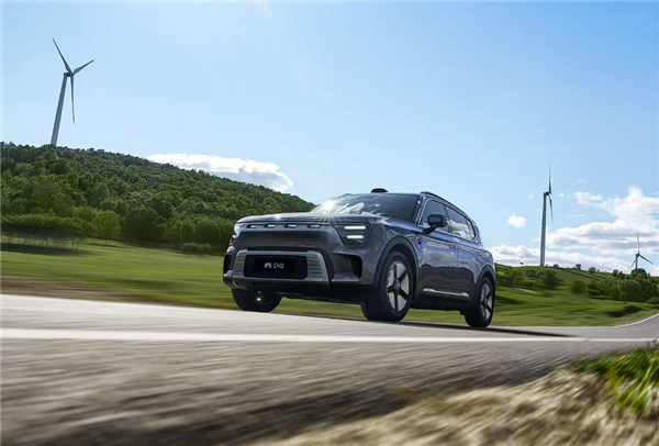 尺寸超奔驰GLB!smart精灵#5 EHD上市:使用吉利雷神混动