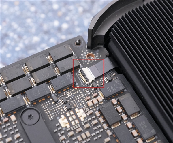 PCIe接口损坏 2万元的RTX 5090原地报废！NVIDIA终于同意换新