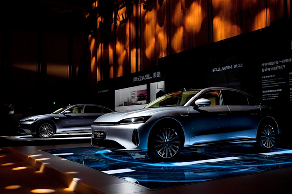 猎鹰700辅助驾驶上车!奇瑞风云A9L光辉版上市:17.19万起