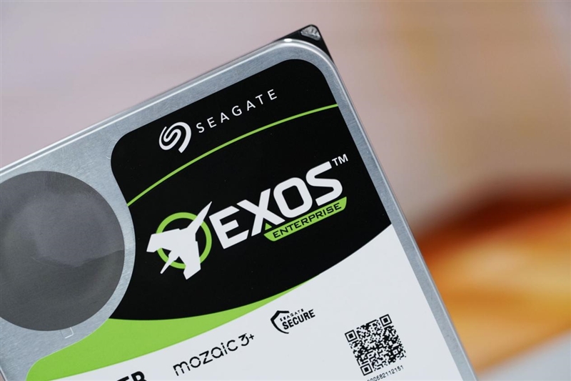 HAMR与CMR加持的稳定可靠企业级硬盘!希捷银河Exos M 30TB评测:读取逼近300MB/s