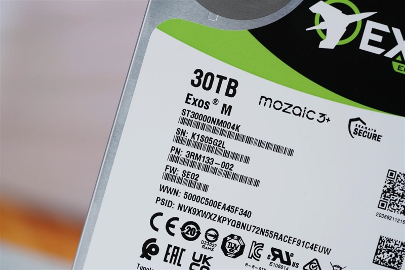 HAMR与CMR加持的稳定可靠企业级硬盘!希捷银河Exos M 30TB评测:读取逼近300MB/s