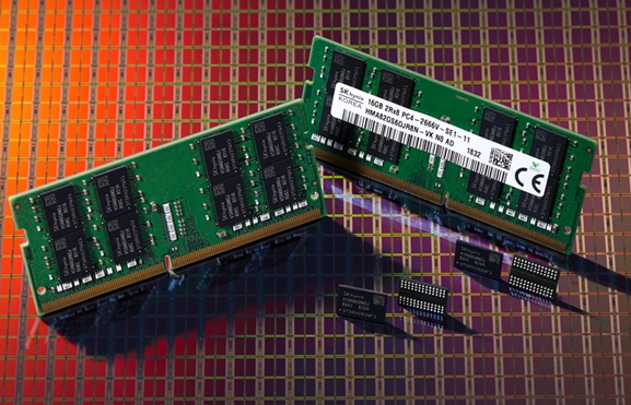 涨幅超过100%!内存条涨得比金条还快 年底可能更疯狂