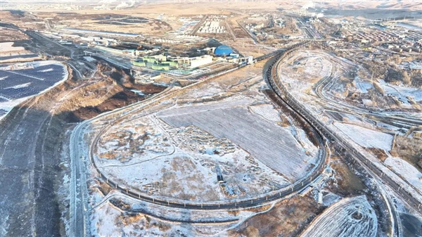 见识见识超长的火车“灯泡线”:时速只有1公里