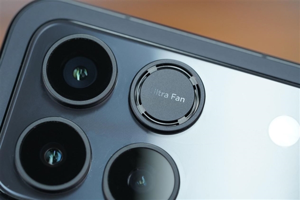 全球首发10000mAh电池！荣耀WIN图赏