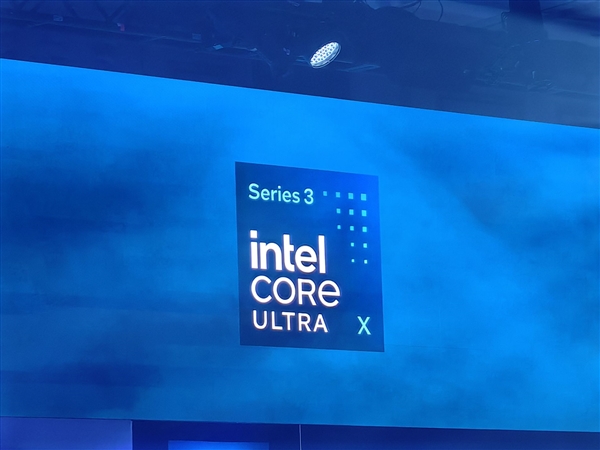 27小时x86续航王!Intel正式发布酷睿Ultra 300系列CPU:游戏性能提升77%