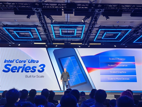 27小时x86续航王!Intel正式发布酷睿Ultra 300系列CPU:游戏性能提升77%