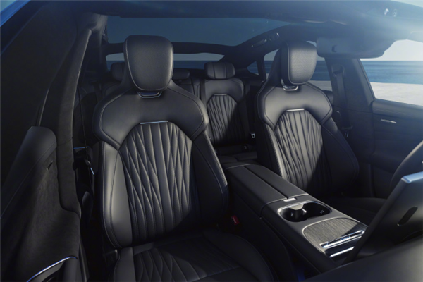 新一代小米SU7来了 更重要的是没有“小字”