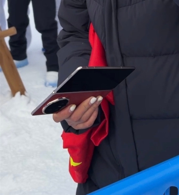 荣耀Magic V6配置官宣:搭载满血第五代骁龙8至尊版