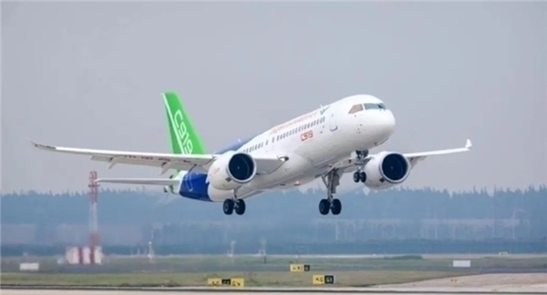 对标飞机双引擎!特斯拉AI4双芯片可实现独立供电与通信