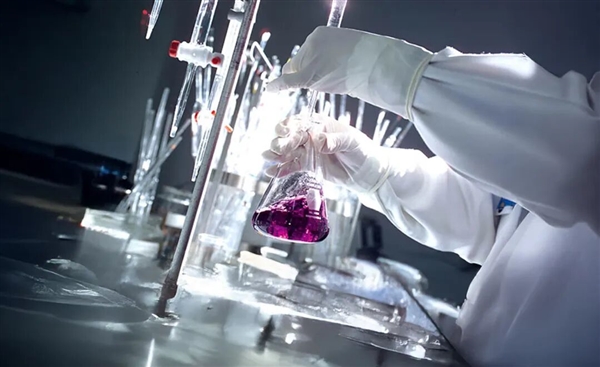 他们给椰子水做了个亲子鉴定 结果真查出隔壁老王了