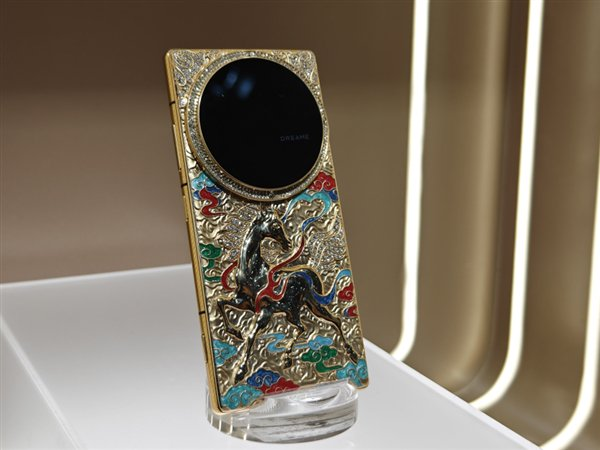 机圈再添新玩家！追觅砸百亿造手机 魅族万志强送祝福