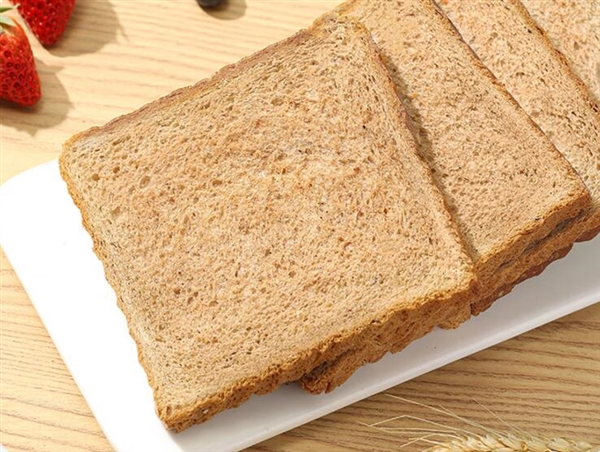 减肥吃全麦面包的人天塌了：热量被严重低估了