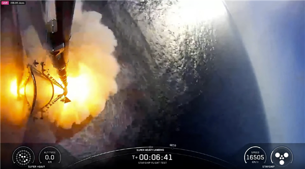 SpaceX星舰第13次试飞成功!首次部署V3版星链 超重型助推器受控溅落