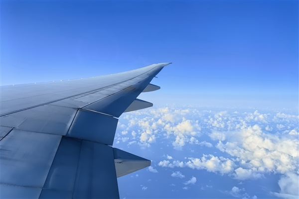 刚买票2小时 旅客在12306上退机票:祥鹏航空扣票价75%深圳航空全退