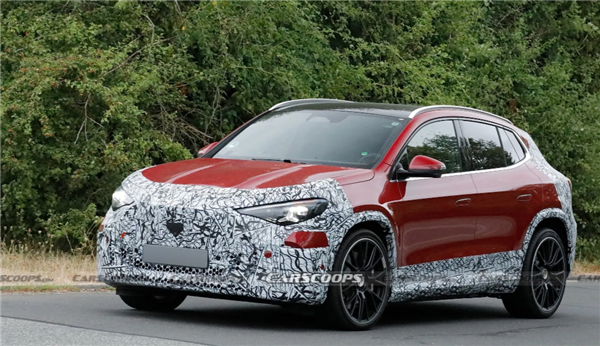 奔驰最亲民纯电SUV!全新AMG GLA路试谍照曝光:680马力对标宝马iX3 M