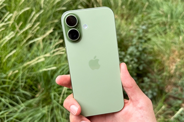 苹果减产引发连锁反应:华强北iPhone 17价格上涨 跟官网相差无几
