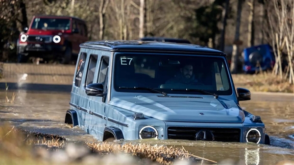 G级要变两栖战车!奔驰新专利曝光:越野车可水上漂浮行驶