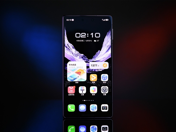 史上最完美的三折叠!华为Mate XT 2非凡大师上手